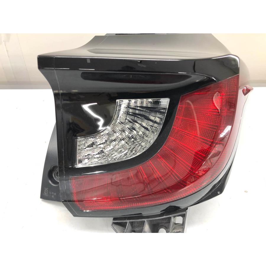 トヨタ ヤリス KSP210/MXPA10/MXPH10 純正 テールランプ 右 KOITO K0-9