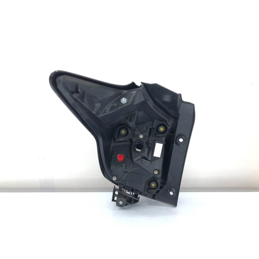トヨタ ヤリス KSP210/MXPA10/MXPH10 純正 テールランプ 右 KOITO K0-9
