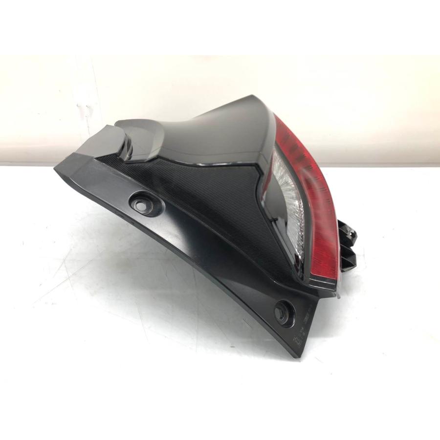 トヨタ ヤリス KSP210/MXPA10/MXPH10 純正 テールランプ 右 KOITO K0-9