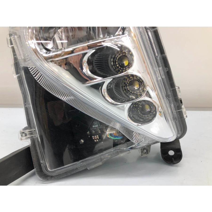 ♪美品♪プリウス ZVW50 前期 純正 フォグランプ 左 LED KOITO47-83
