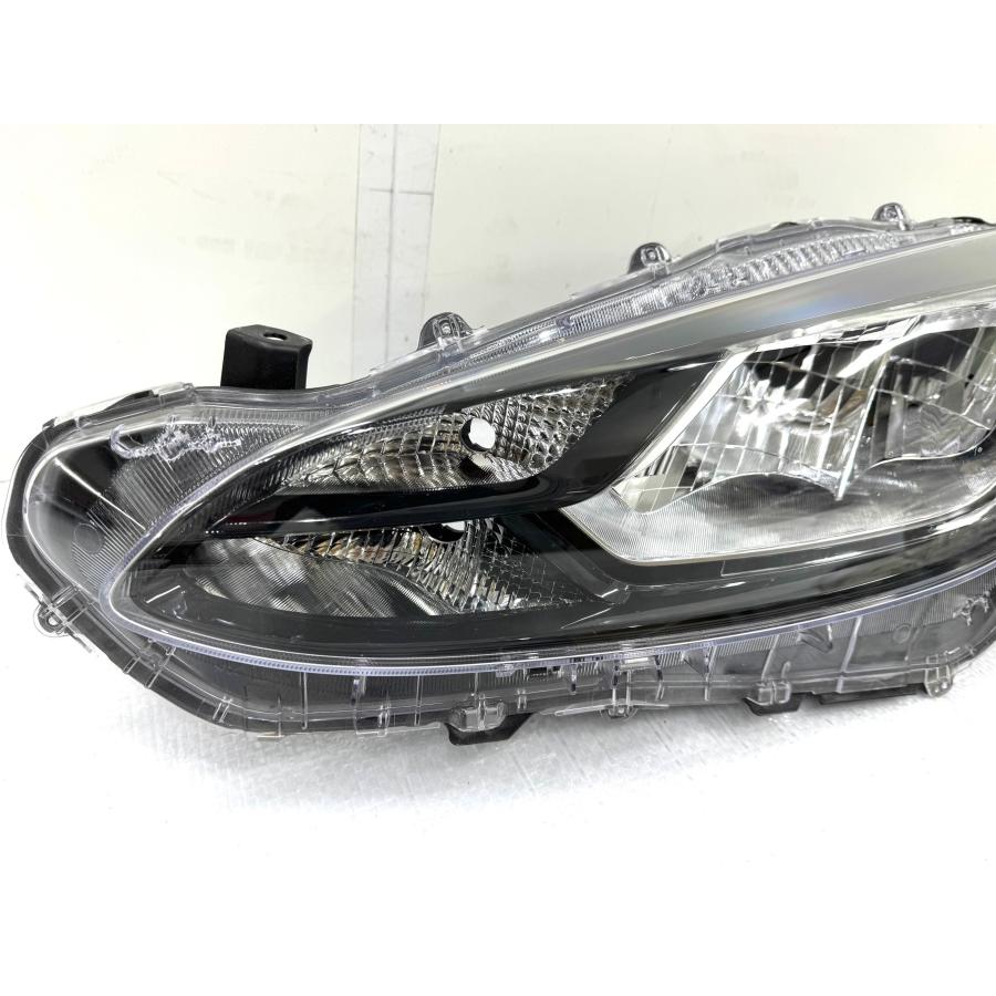 アクア　純正ヘッドライト　左側　MXPK10 アクア MXPK10/MXPK15 純正LEDヘッドライト 左 KOITO 52-335/刻印X4