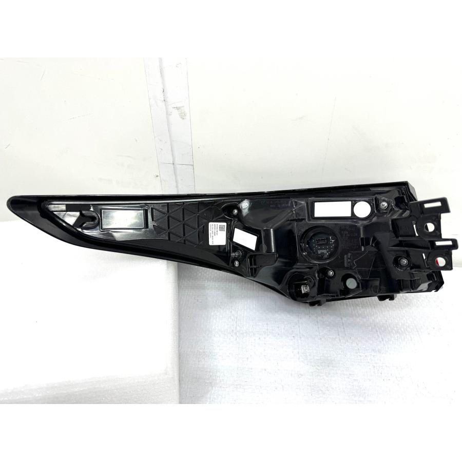 良品】レクサスNX 20系 AAZA20/AAZH25 純正テールライト 右 81551