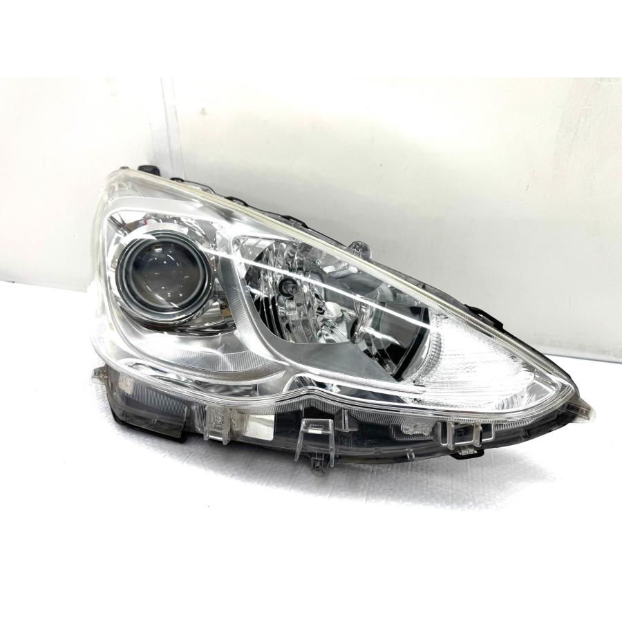 アクア ヘッドライト 中期 右側 ☆美品☆ トヨタ アクア NHP10 中期 純正 右 ハロゲンヘッドライト