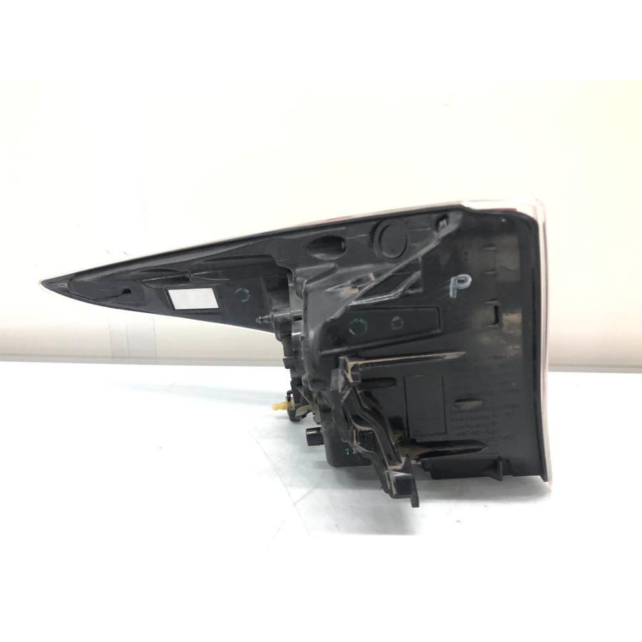 トヨタ プリウス ZVW50 前期 純正 テールランプ 右 上部 81210-47030