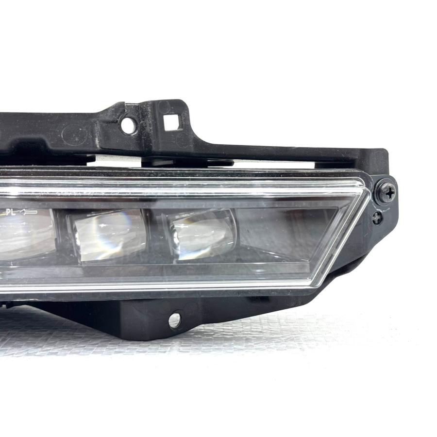 ☆美品☆ ホンダ フリード GB5/6/7/8 後期 純正 右 LED フォグランプ