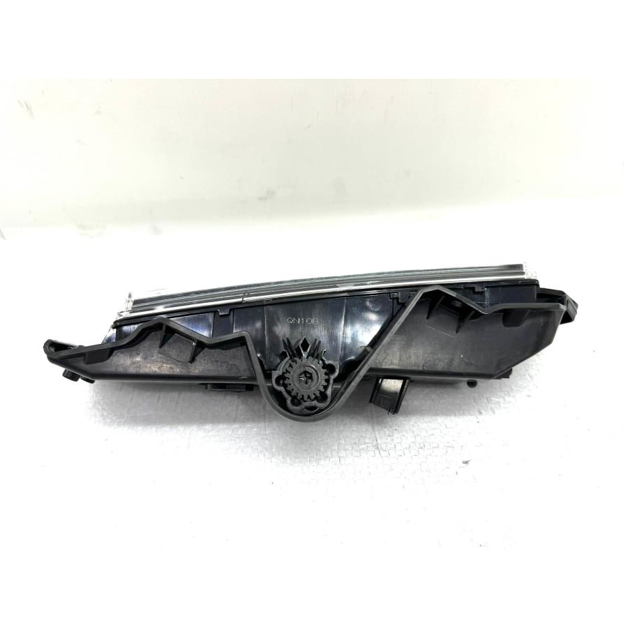 ☆美品☆ ホンダ フリード GB5/6/7/8 後期 純正 右 LED フォグランプ