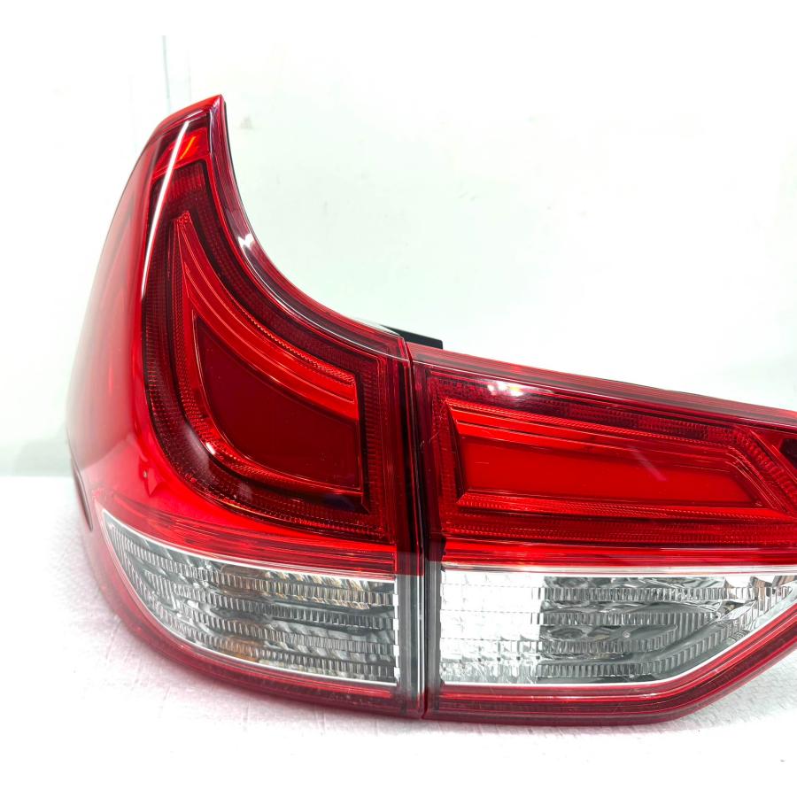 GB5 フリード 左テールランプ コイト 220-62201 (43773) GB5 フリード 左テールランプ コイト 220-62201 (43773) GB5 フリード