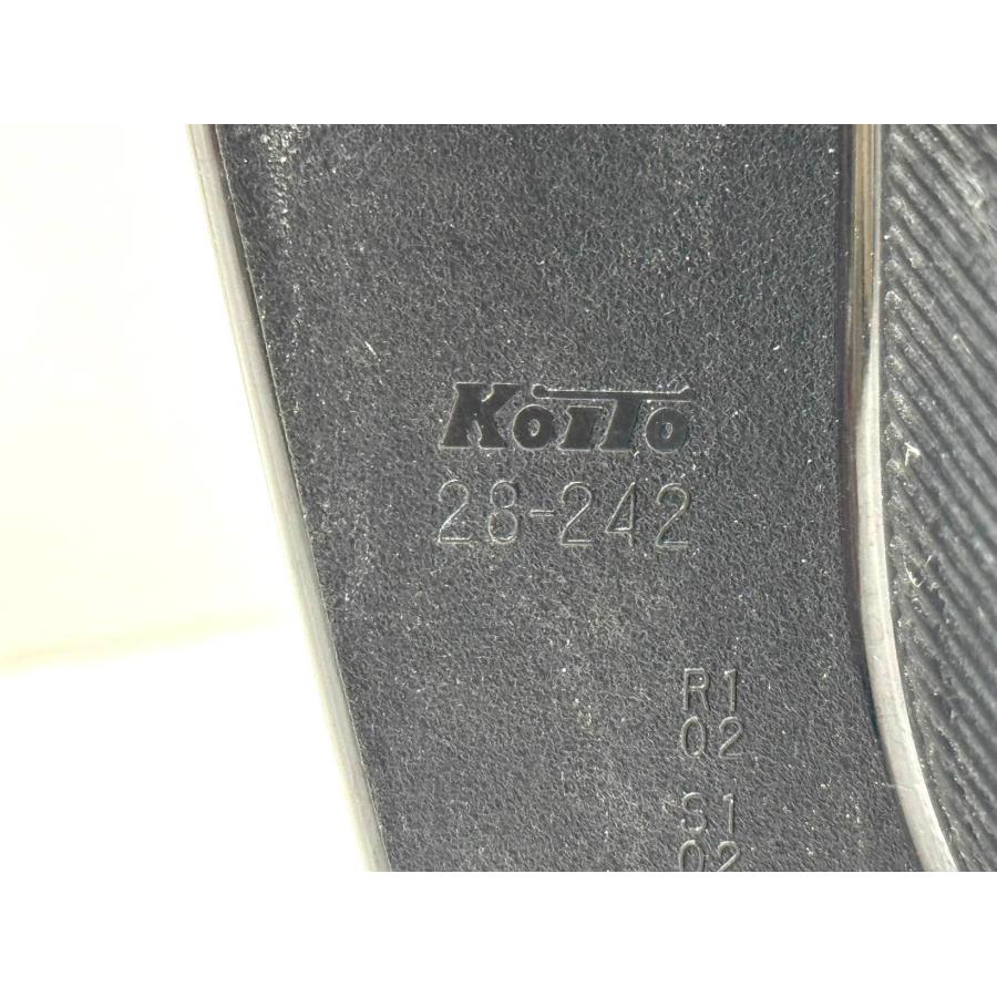 ☆美品☆ トヨタ ノア エスクァイア ZRR80 後期 純正 右 テールライト