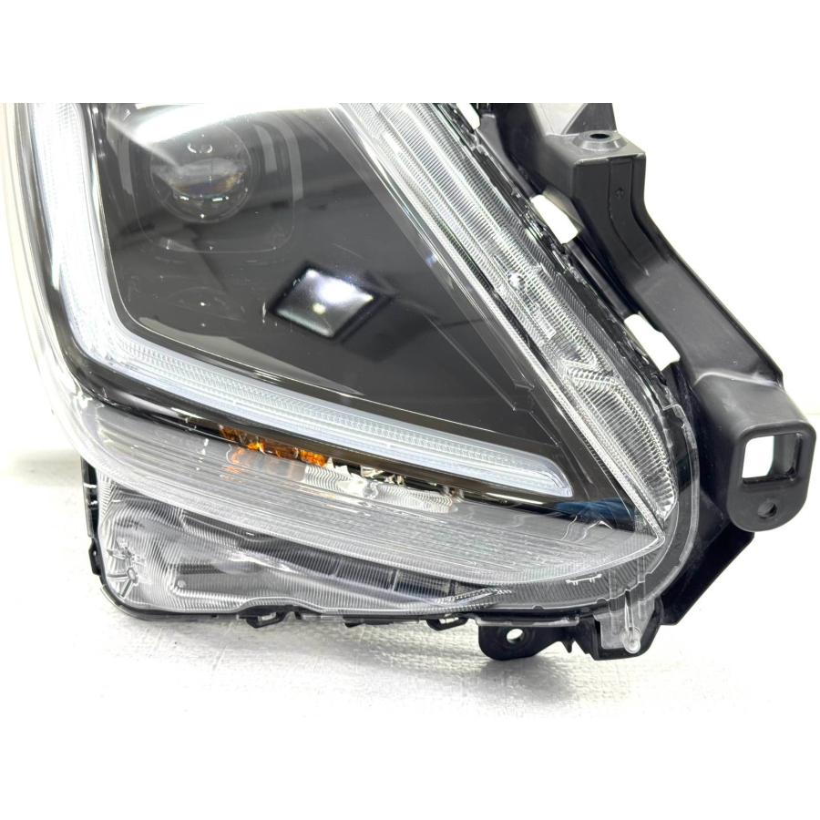 ☆美品☆ スズキ スイフト ZCEDS ZCDDS 純正 右 LED ヘッドライト