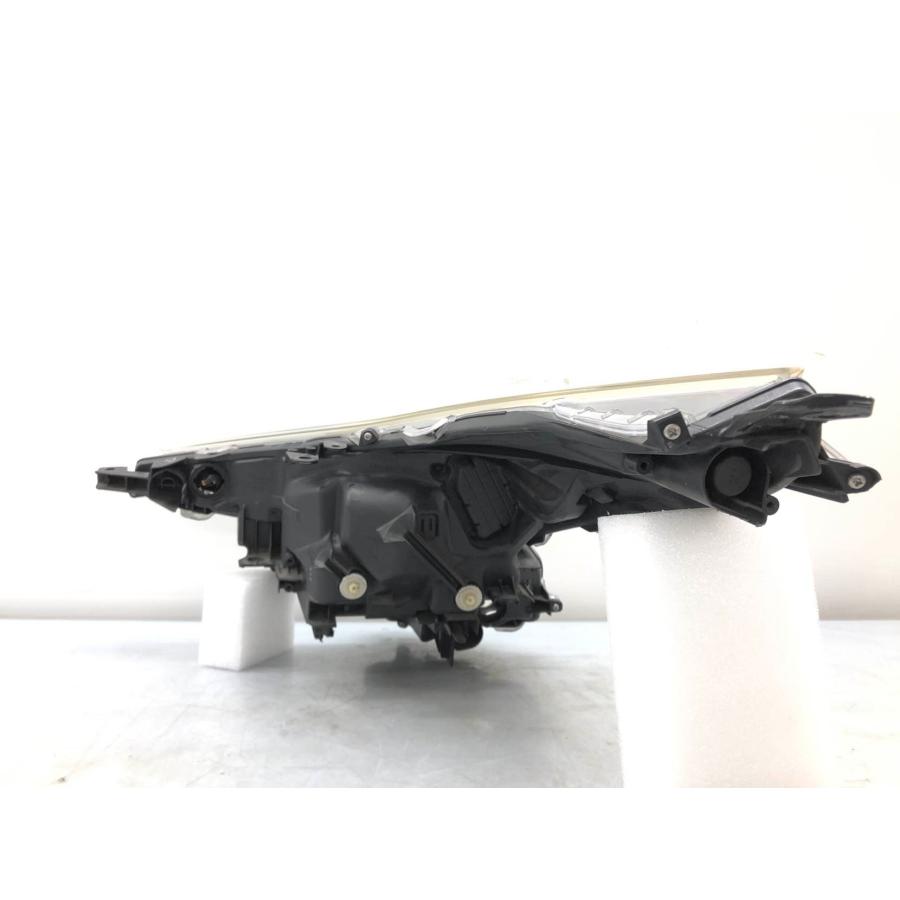 トヨタ　プリウス　ZVW50.51　右ヘッドライト　ヘッドランプ トヨタ プリウス ZVW50 前期 純正 ヘッドランプ 右 LED KOITO47-75
