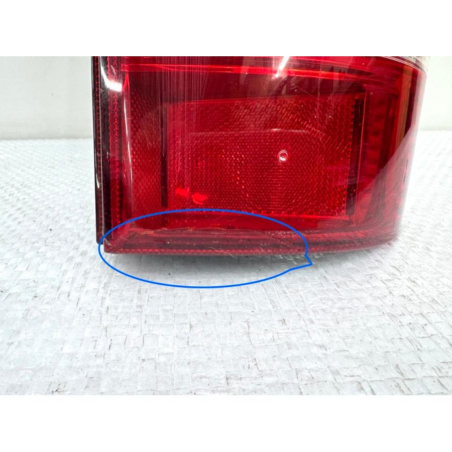 200系 ハイエース 純正テールライト 右 KOITO 26-120 （Z41-16） : Re