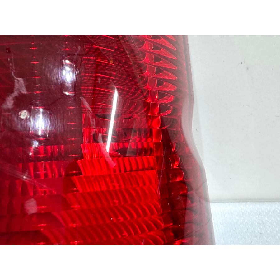 200系 ハイエース 純正テールライト 右 KOITO 26-120 （Z41-16） : Re