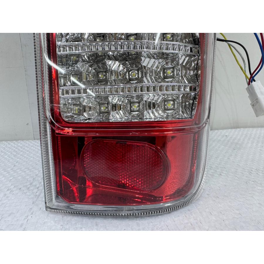 ハイエース200系 テールランプ左右 ジャンク品 ハイエース 200系