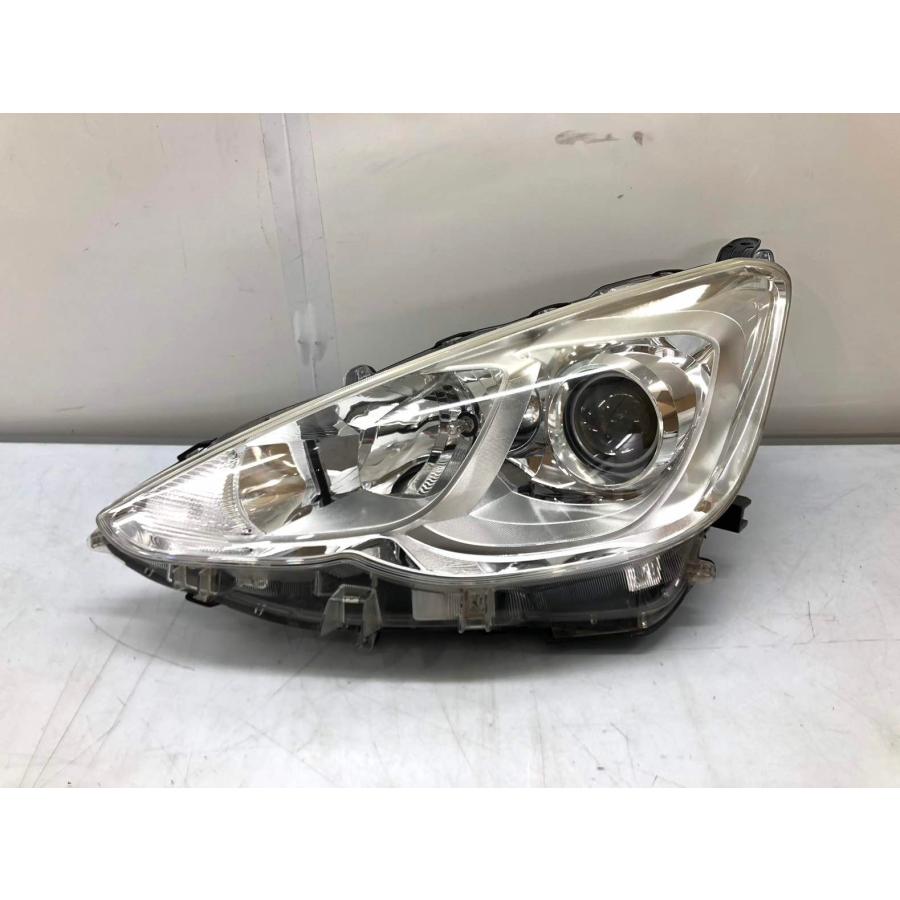 トヨタ　アクア 純正 ハロゲン ヘッドライト 左右 新品+超美品 NHP10系 アクア 中期 純正ハロゲンヘッドライト 左右SET