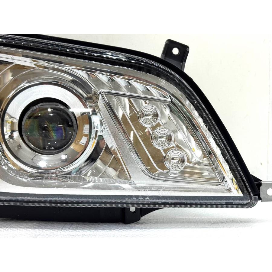 ☆美品☆ トヨタ ダイナ XZU700 純正 右 LED ヘッドライト 12V KOITO37
