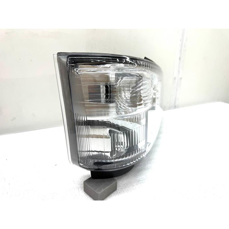 ☆美品☆ トヨタ ダイナ XZU700 純正 右 LED ヘッドライト 12V KOITO37