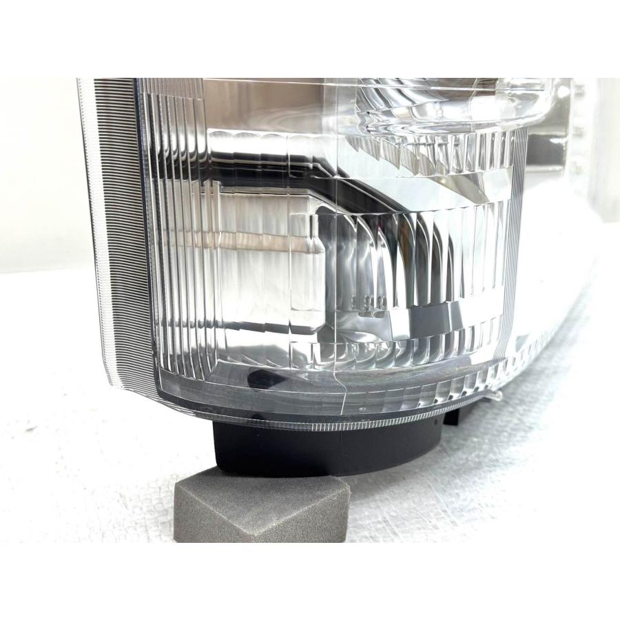 ☆美品☆ トヨタ ダイナ XZU700 純正 右 LED ヘッドライト 12V KOITO37