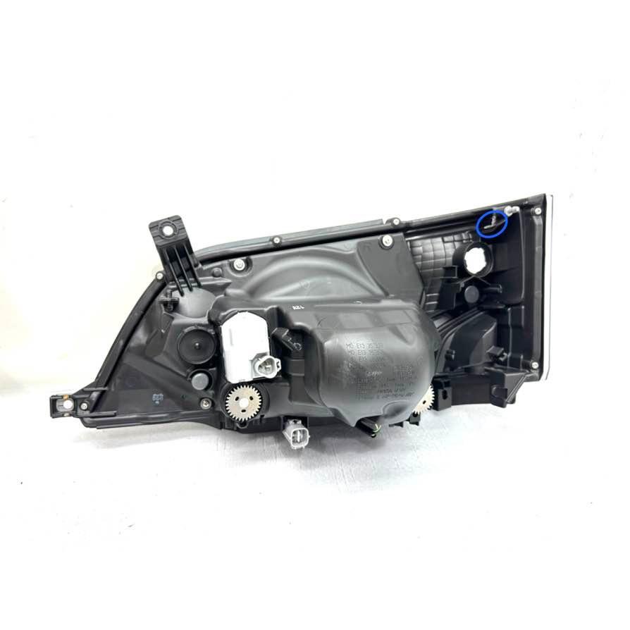 ☆美品☆ トヨタ ダイナ XZU700 純正 右 LED ヘッドライト 12V KOITO37