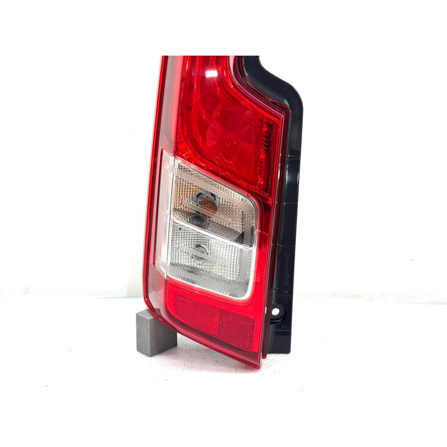 ダイハツ ムーヴ LA150S 純正 左 テールライト ICHIKOH D161 （Z41-69