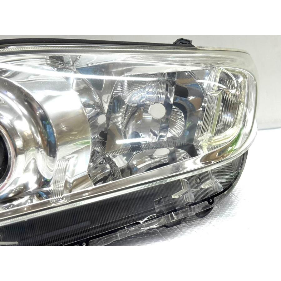 トヨタ　ヴァンガード　ACA33W　 純正　HID　右　ヘッドライト ☆良品☆ トヨタ ヴァンガード ACA33W/38W 純正 左 HID ヘッドライト