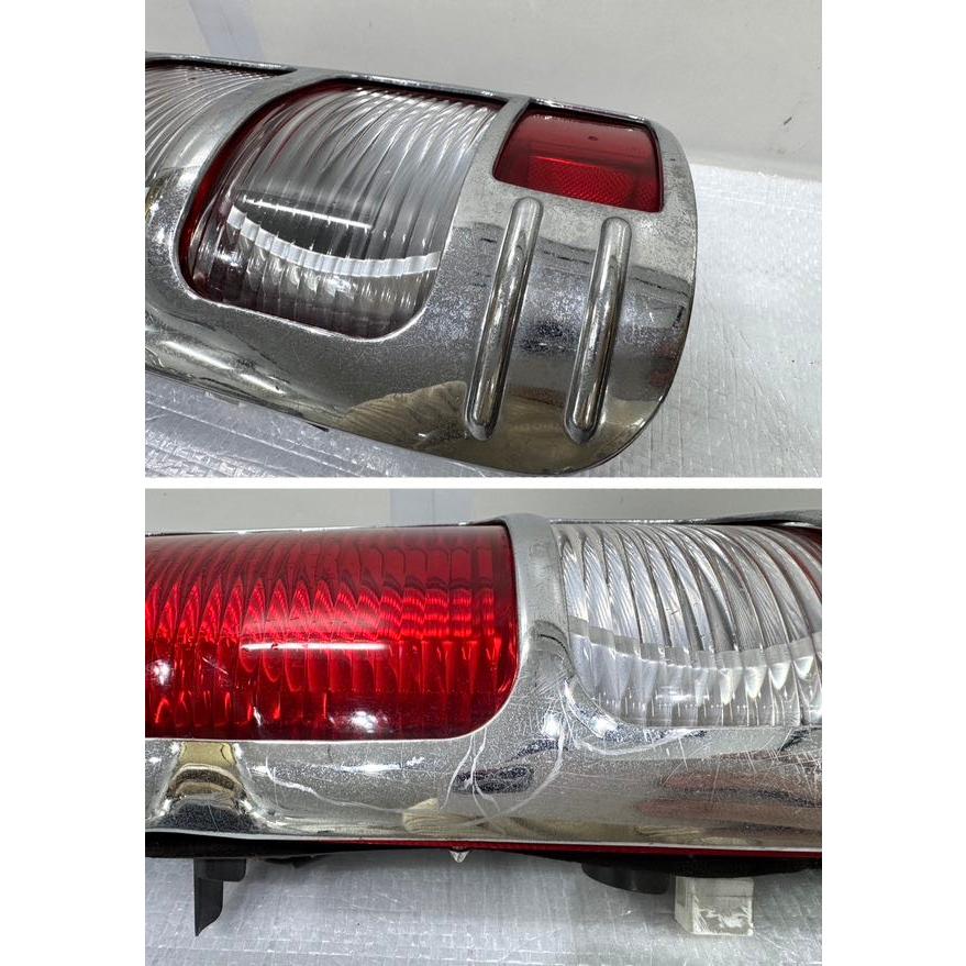 ハイエース純正テールランプ左右セット　koito 26-120 200系 ハイエース 純正テールライト左右 メッキカバー付 KOITO 26-120