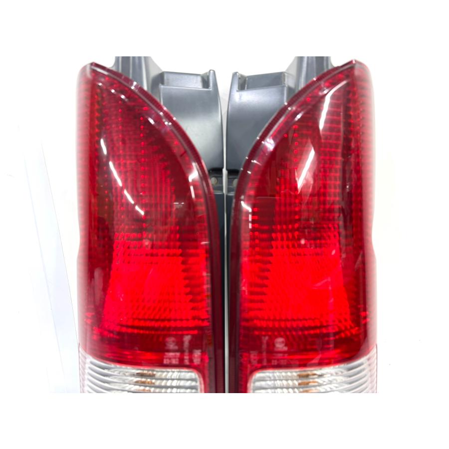 トヨタ 200系 ハイエース 純正 テールランプ 26-120 左右セット 楽天市場】200系 ハイエース テールランプ 純正タイプ 左右セット 配線