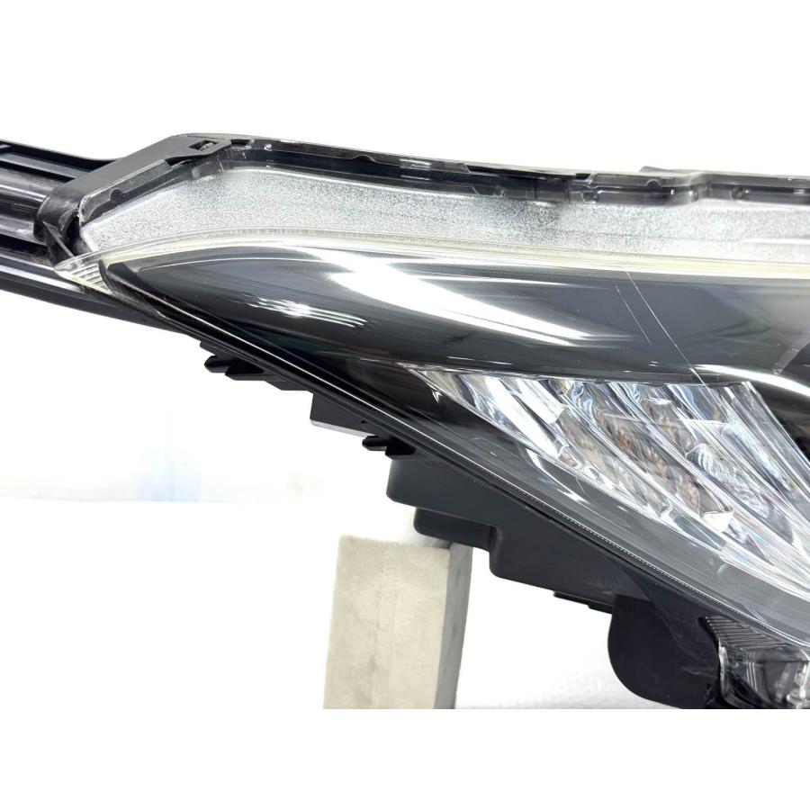 ☆良品☆ ホンダ ヴェゼル ハイブリッド RU3 前期 純正 右 LED ヘッド