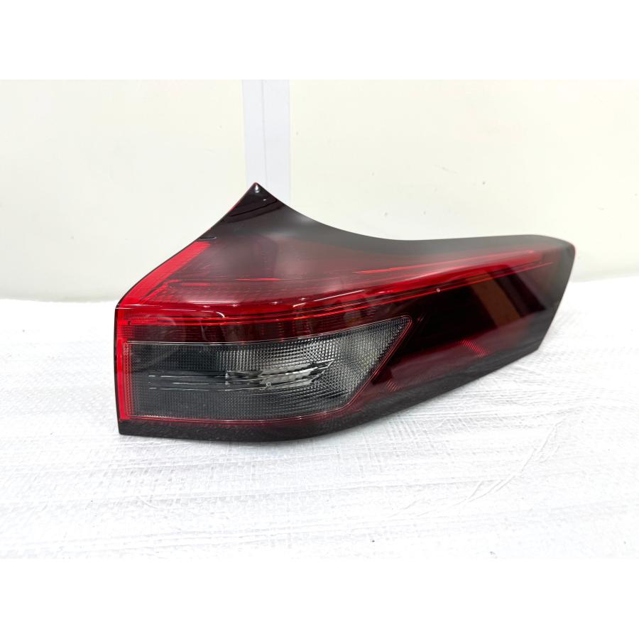 エクストレイル T33 純正テールライト 右 KOITO 220-2378W （Z42-19