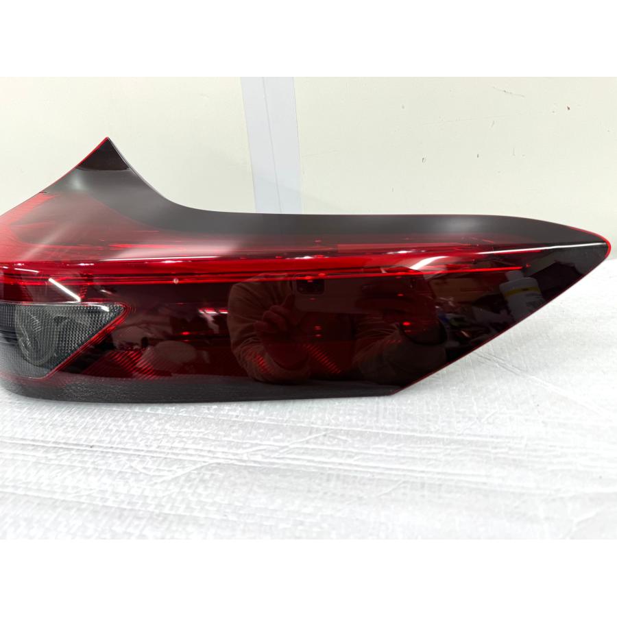 エクストレイル T33 純正テールライト 右 KOITO 220-2378W （Z42-19