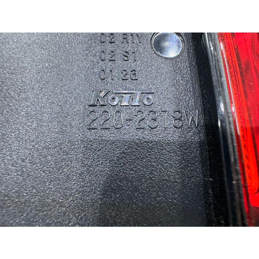 エクストレイル T33 純正テールライト 右 KOITO 220-2378W （Z42-19