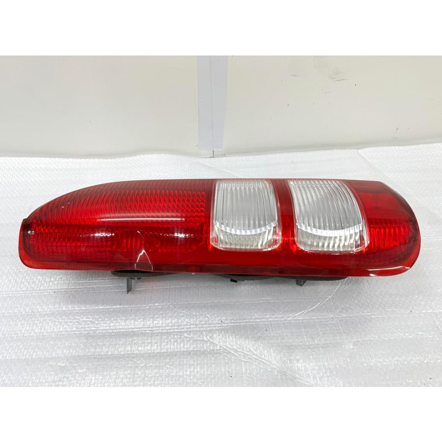 社外】200系 ハイエース テールライト 左 （Z42-23） : Reパーツ