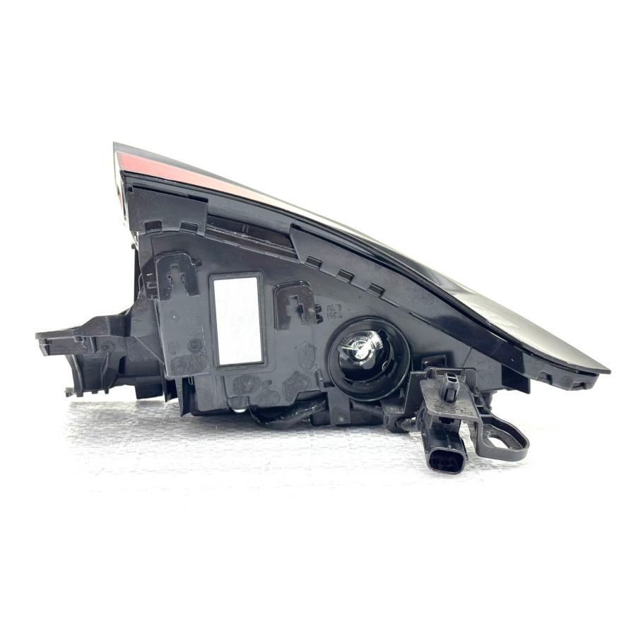 ☆美品☆ トヨタ プリウス ZVW60 MXWH60 純正 右 テールライト 81551