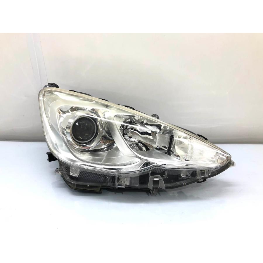 ♪破損無し♪アクア NHP10 中期 純正 ヘッドランプ 右 ハロゲン
