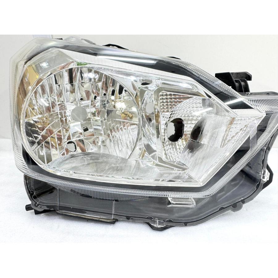 ダイハツ ミライース純正 新品 未使用 ヘッドライト 右側用 クリア ※送料無料 ミライース LA350S 純正ハロゲンヘッドライト 右 KOITO 100-69043