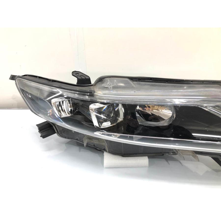 トヨタ ハリアー ZSU60 前期 純正 ヘッドランプ 右 LED KOITO48-147