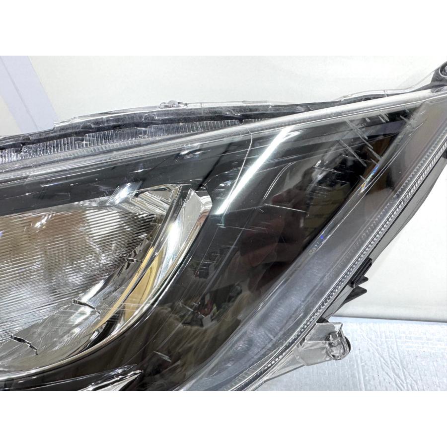 ノア90 ZWR90/MZRA90 純正LEDヘッドライト 左 ICHIKOH V1-1/刻印N2