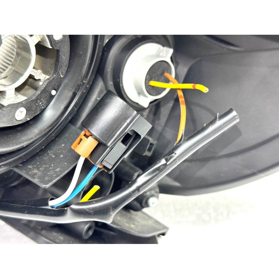 ヴォクシー ZRR80 前期 ヘッドライト 右 ☆美品☆ トヨタ ヴォクシー ZRR80/85 ZWR80/85 前期 純正 右 LED