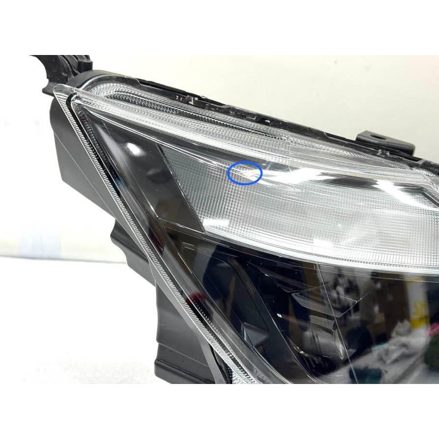 ホンダ WR-V DG5 純正 右 LED ヘッドライト IJL 100-8F08E （Z43-18