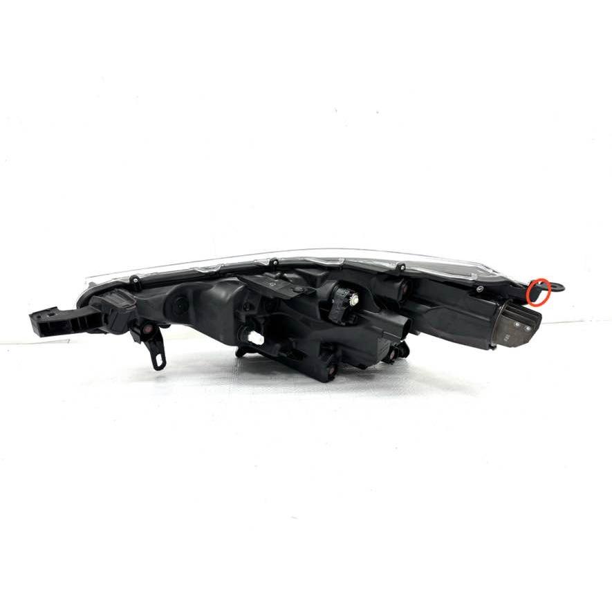 トヨタ カローラクロス GRスポーツ ZVG13/16 後期 純正 右 LED ヘッド