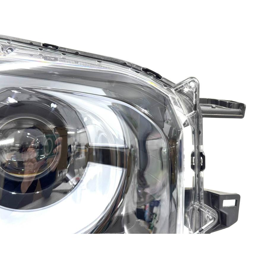 ☆美品☆ ホンダ N BOX JF5/6 純正 右 LED ヘッドライト STANLEY W6705