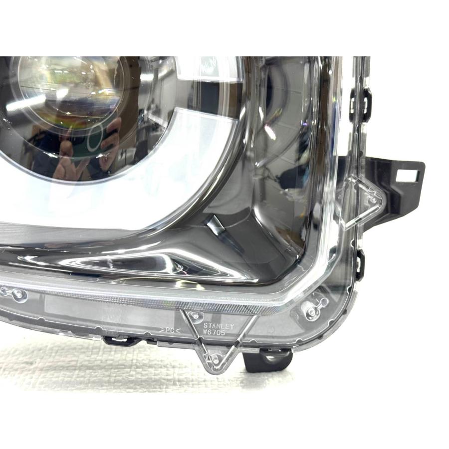 ☆美品☆ ホンダ N BOX JF5/6 純正 右 LED ヘッドライト STANLEY W6705