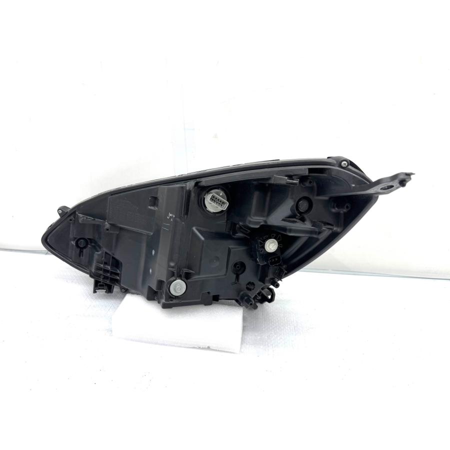 ホンダ フィット GR1/2/3 純正 右 LED ヘッドライト STANLEY W4395