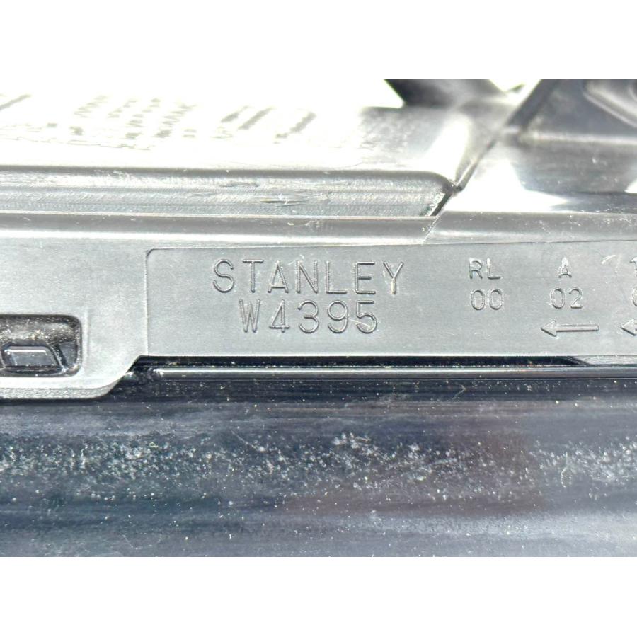 ホンダ フィット GR1/2/3 純正 右 LED ヘッドライト STANLEY W4395