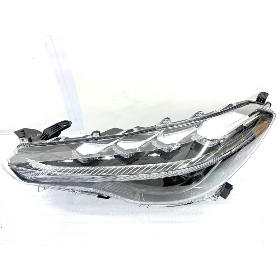 レンズ綺麗】カローラクロス ZSG10/ZVG11 純正LEDヘッドライト 左