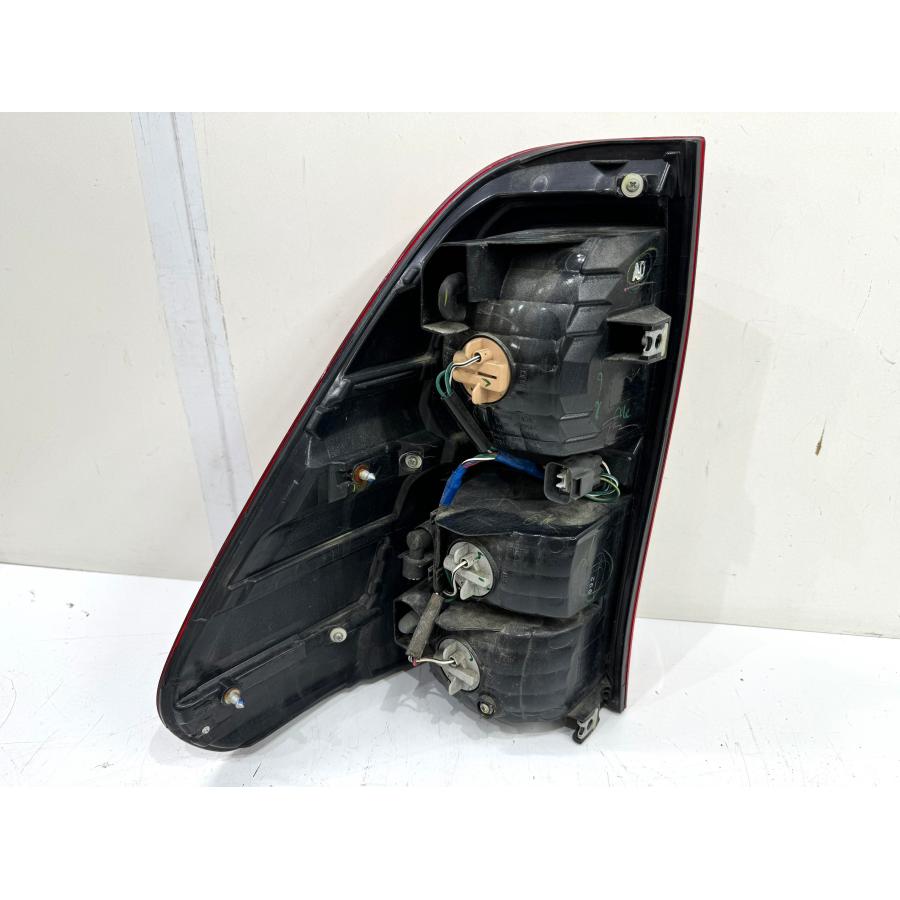 良品】ハイラックス GUN125 純正テールライト 右 0K-38/刻印AD （Z43