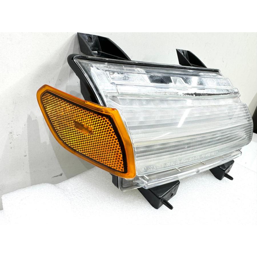 JL ラングラー 純正 LED ウィンカー デイライト ルビコン jeep 良品】Jeep/ジープ ラングラー JL 純正デイライトウインカー 右 （Z43