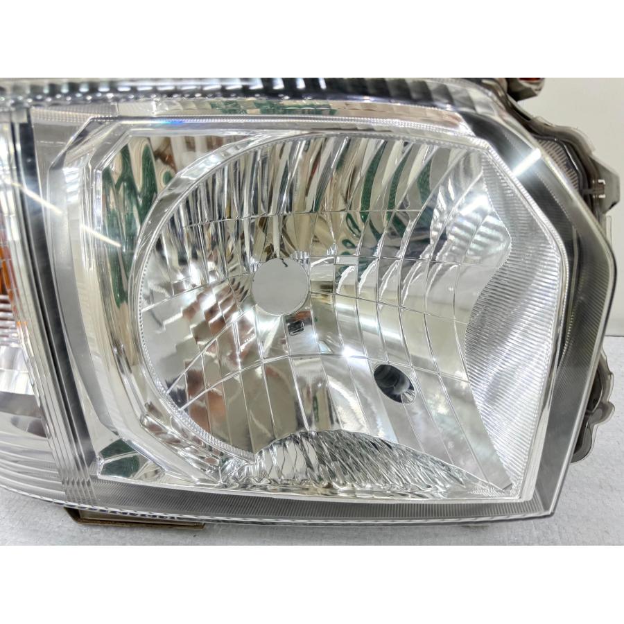 良品】200系 ハイエース 4型〜 純正ハロゲンヘッドライト左右 KOITO 26