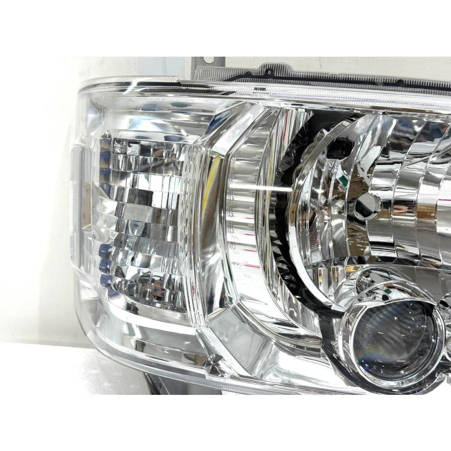 ☆美品☆ トヨタ ハイエース 200系 4/5/6型 純正 右 LED ヘッド