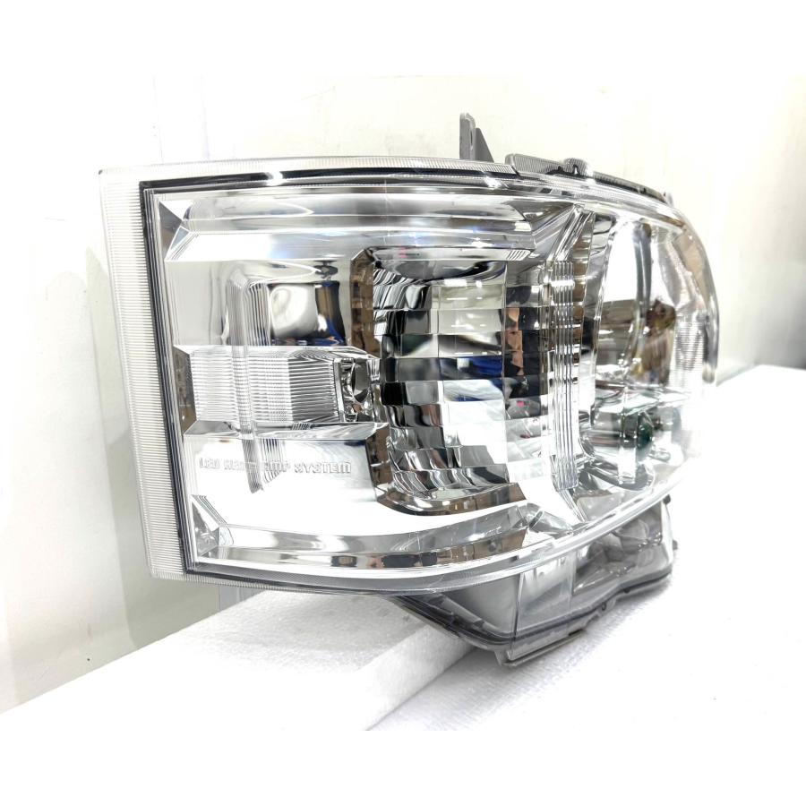 ☆美品☆ トヨタ ハイエース 200系 4/5/6型 純正 右 LED ヘッド