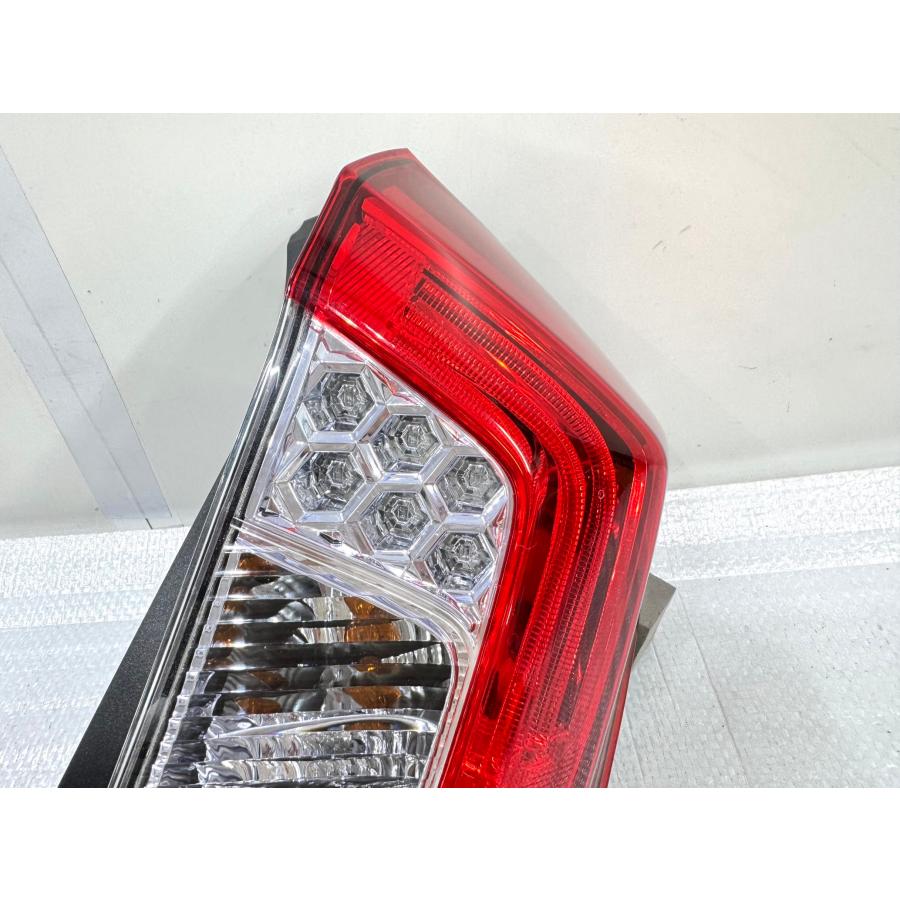 フィット GP5 純正テールライト 右 STANLEY W1698 (Z45-98) : Reパーツ